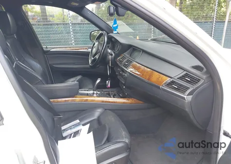 2010 BMW X5 xDrive35D z USA, uszkodzony, nr VIN 5UXFF0C56ALJ99151